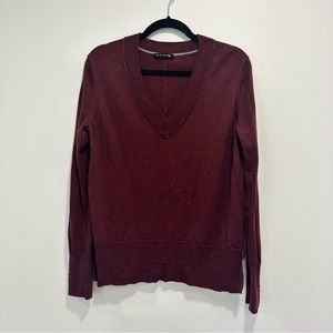 Rag & Bone V neck Sweater 100% merino wool